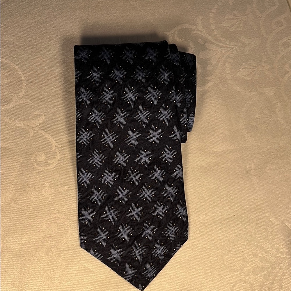Caltiani 100% Silk Stylish Blue and Black Patterned Tie